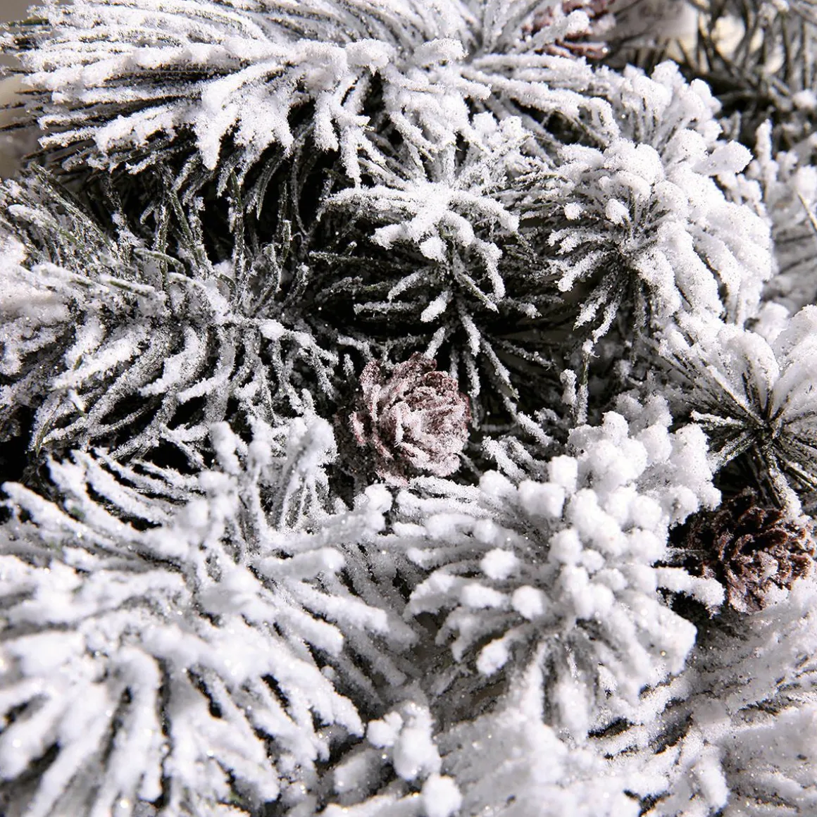 Künstlicher Tannenzweig Beschneit Mit Zapfen