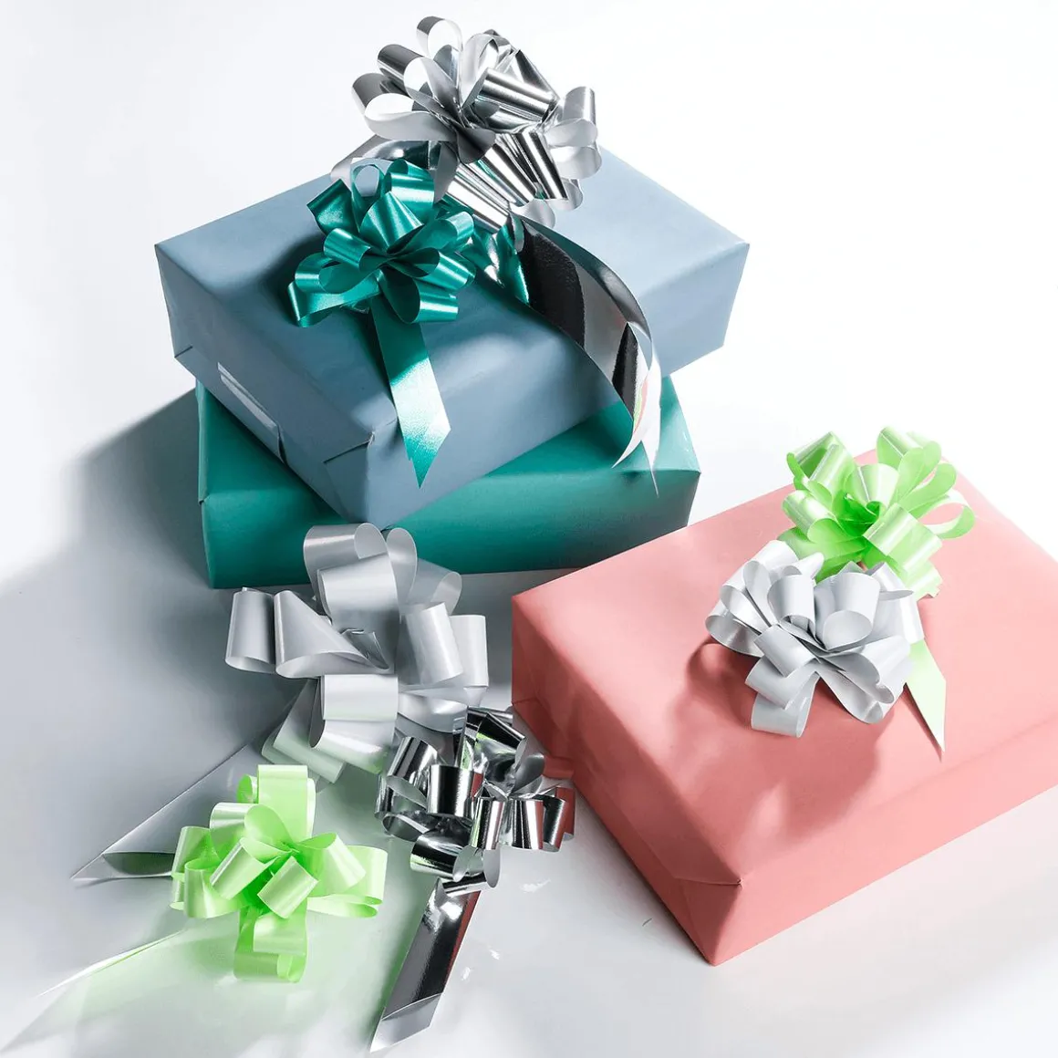 Metallic-Ziehschleifen, 10 Cm Ø, Weiß, 50 Stück