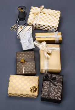 Nachhaltiges, Goldenes Geschenkpapier Mit Glänzendem Geometrischen Muster – 50 M Geschenkpapier-Rolle