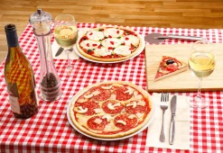 Pizza Speciale Mit Salami, Schinken Und Champignons 25 Cm Ø