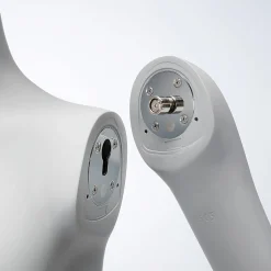 Sport-Schaufensterpuppe Dame Athletin – Linkes Bein Ausgestellt