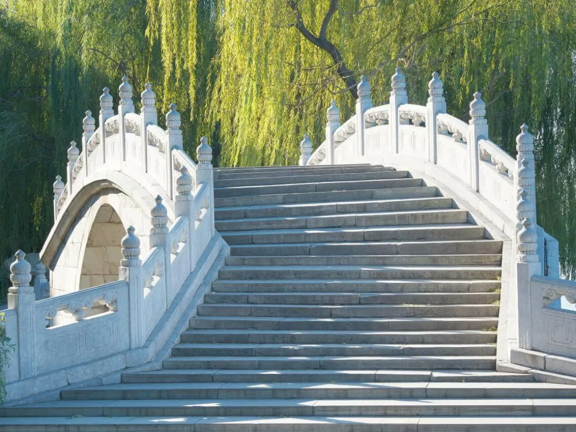 XXL-Planenbanner "Brücke Im Park" Aus Schwer Entflammbarer LKW-Plane 250 X 330 Cm